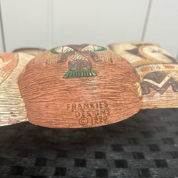 Set of two Frankies Designs 1990 vintage Western Pottery wall decorations - Picture 4 of 5